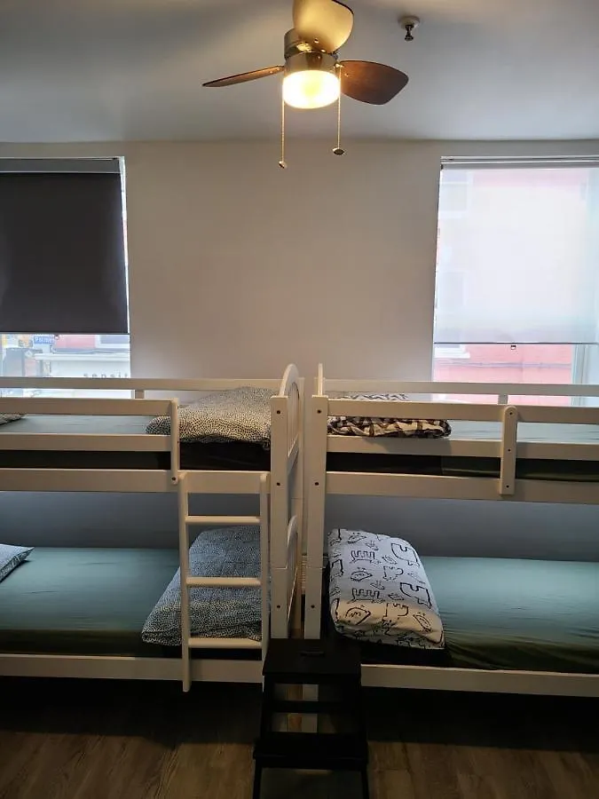 Queen Nest Hotel 多伦多 2*,  加拿大