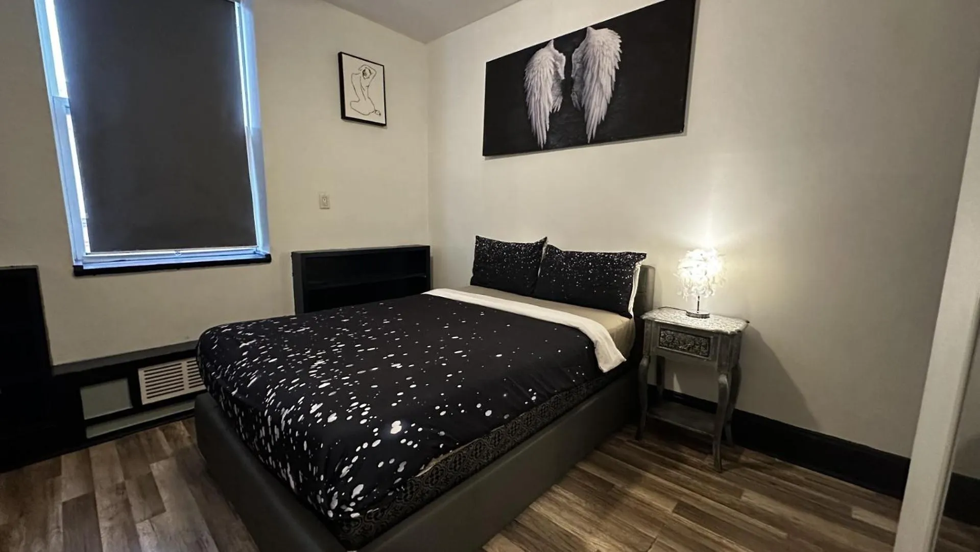 Queen Nest Hotel Toronto 2*,  Canadá