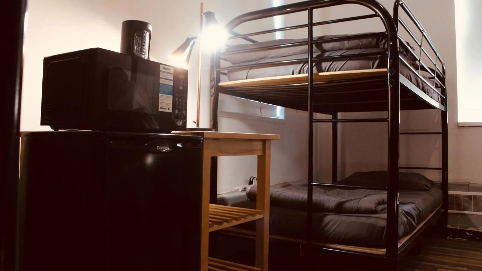 **  Queen Nest Hotel Toronto Canadá